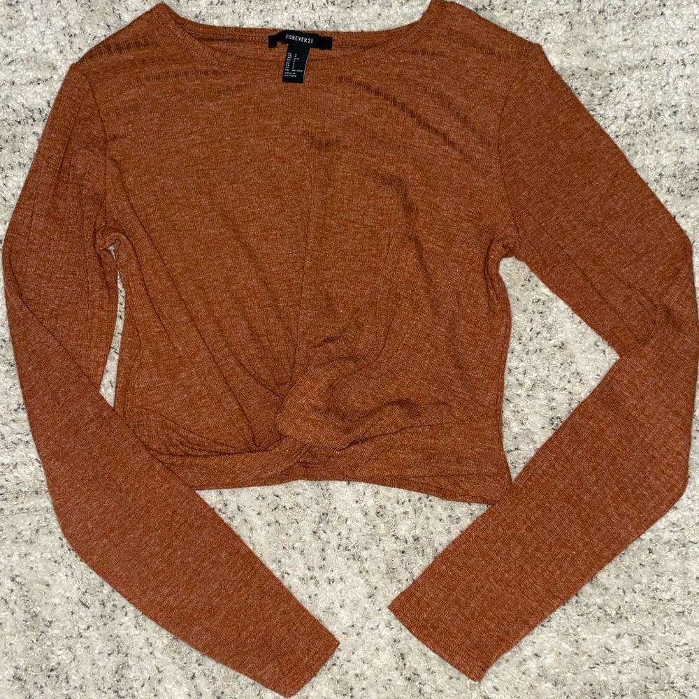 FOREVER 21 | Burnt orange knotted long sleeve crop top